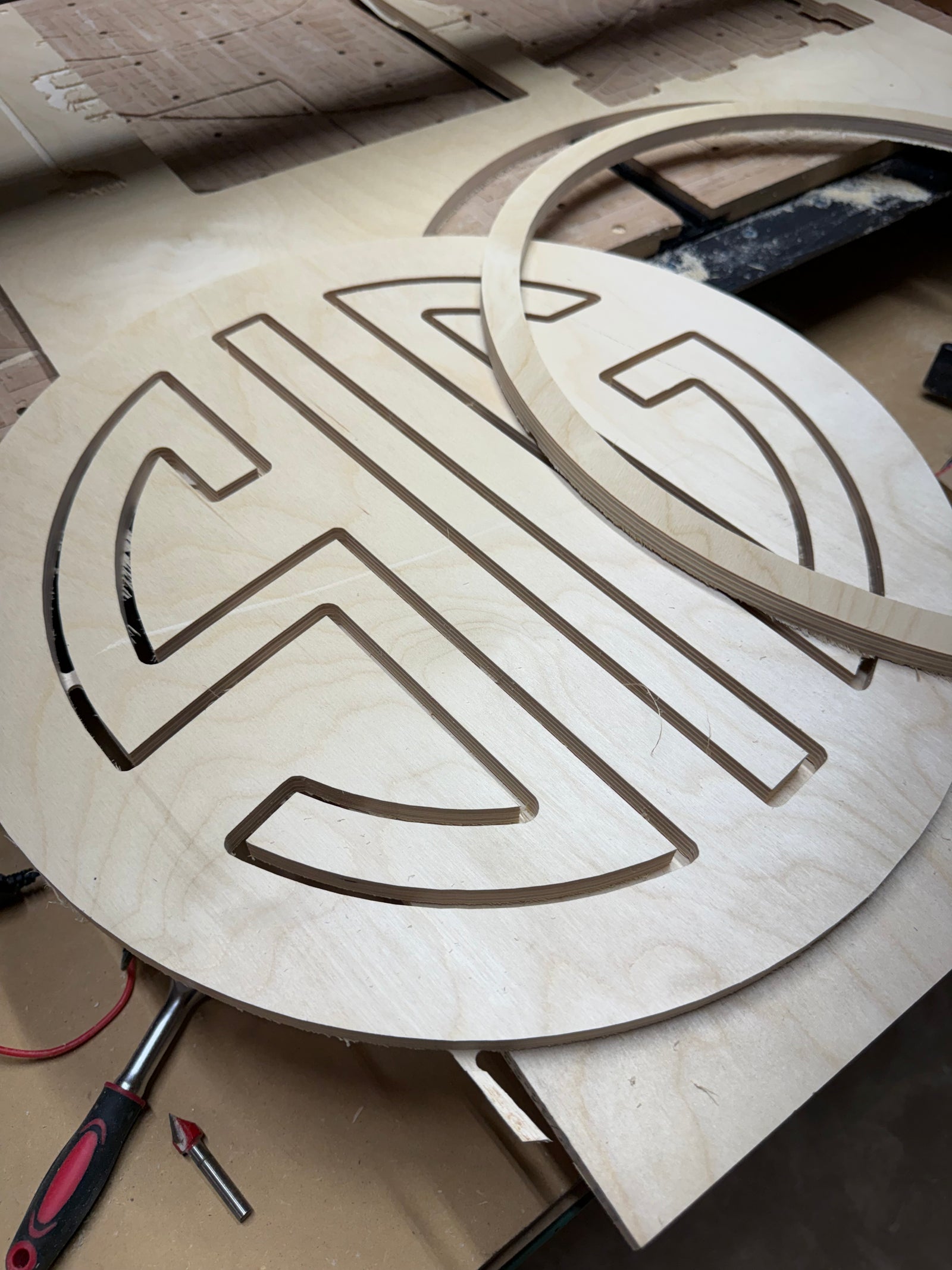 SIG-Style Round Wooden Wall Sign – 22-Inch